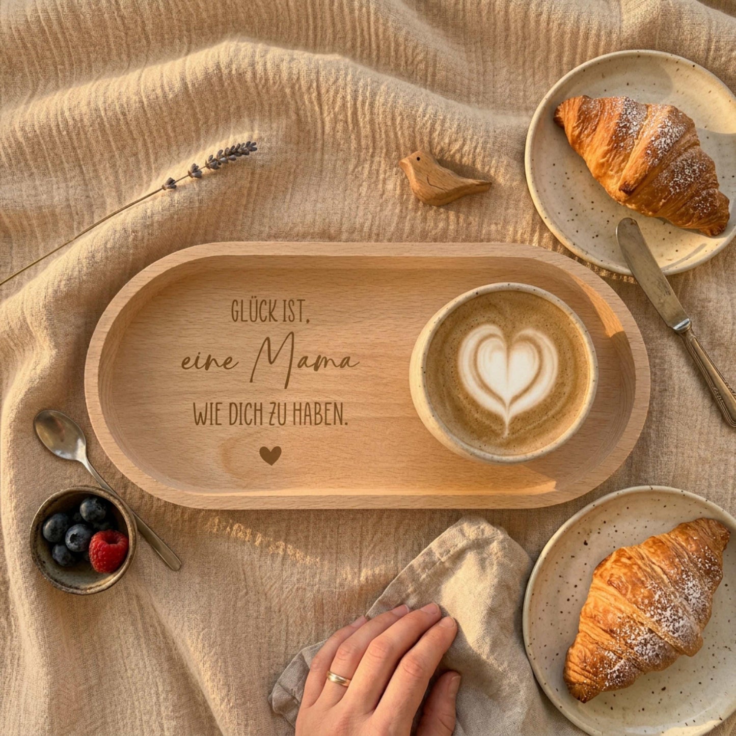 Muttertag Geschenk Mama – Glück ist eine Mama wie dich zu haben – Holztablett mit Gravur – Geschenk für Mutter – personalisiert