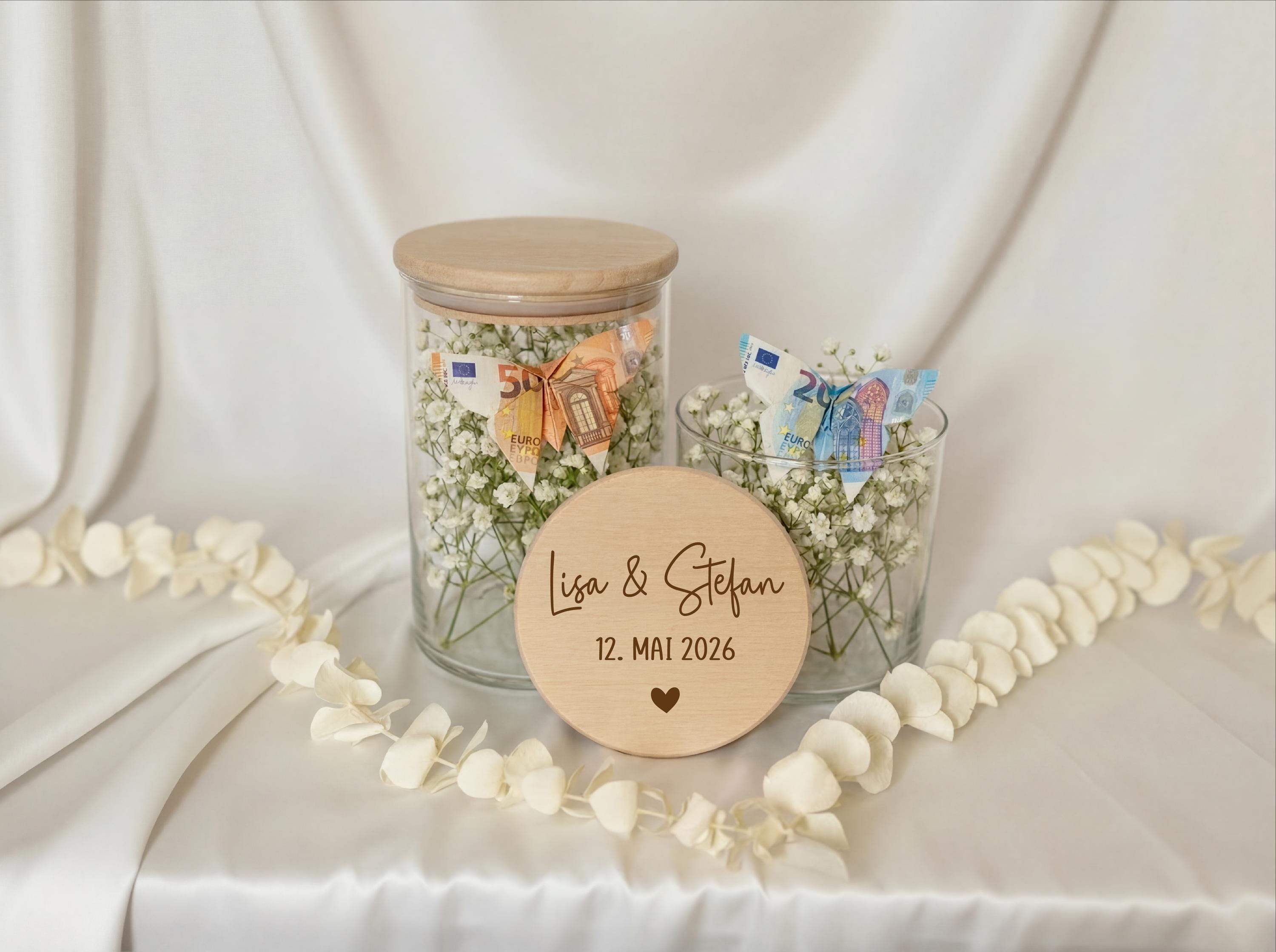 Geldgeschenk Hochzeit personalisiert mit Namen Datum – Hochzeitsgeschenk Glas – Geschenk zur Hochzeit Paar Geschenkidee, Vorratsglas