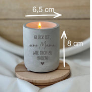 Muttertag Geschenk Mama Kerze – Glück ist eine Mama wie dich zu haben – Betonoptik Kerze graviert Geschenk Mama