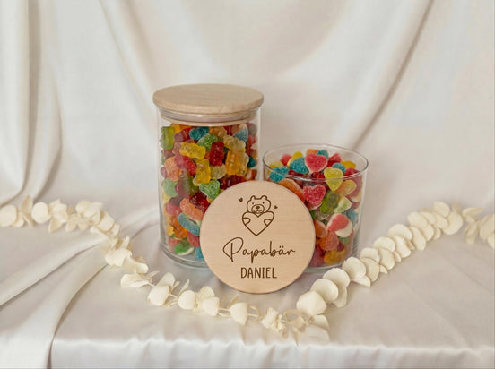 Vatertag, Papa Geschenk – Papabär personalisiertes Vorratsglas mit Name – Geschenk für Papa oder Opa, Süßigkeiten Glas mit Holzdeckel, Opa
