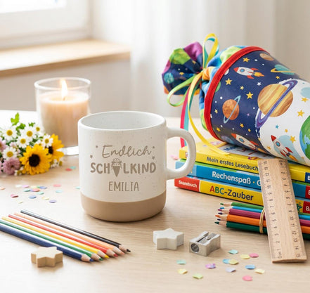 Endlich Schulkind Tasse personalisiert mit Name | Einschulung Geschenk Mädchen Junge | Schultüte Tasse | Geschenk zum Schulanfang Schulstart