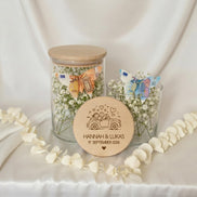 Geldgeschenk Hochzeit personalisiert | Hochzeitsgeschenk mit Namen | Vorratsglas mit Holzdeckel | Geschenk zur Hochzeit | Brautpaar Geschenk
