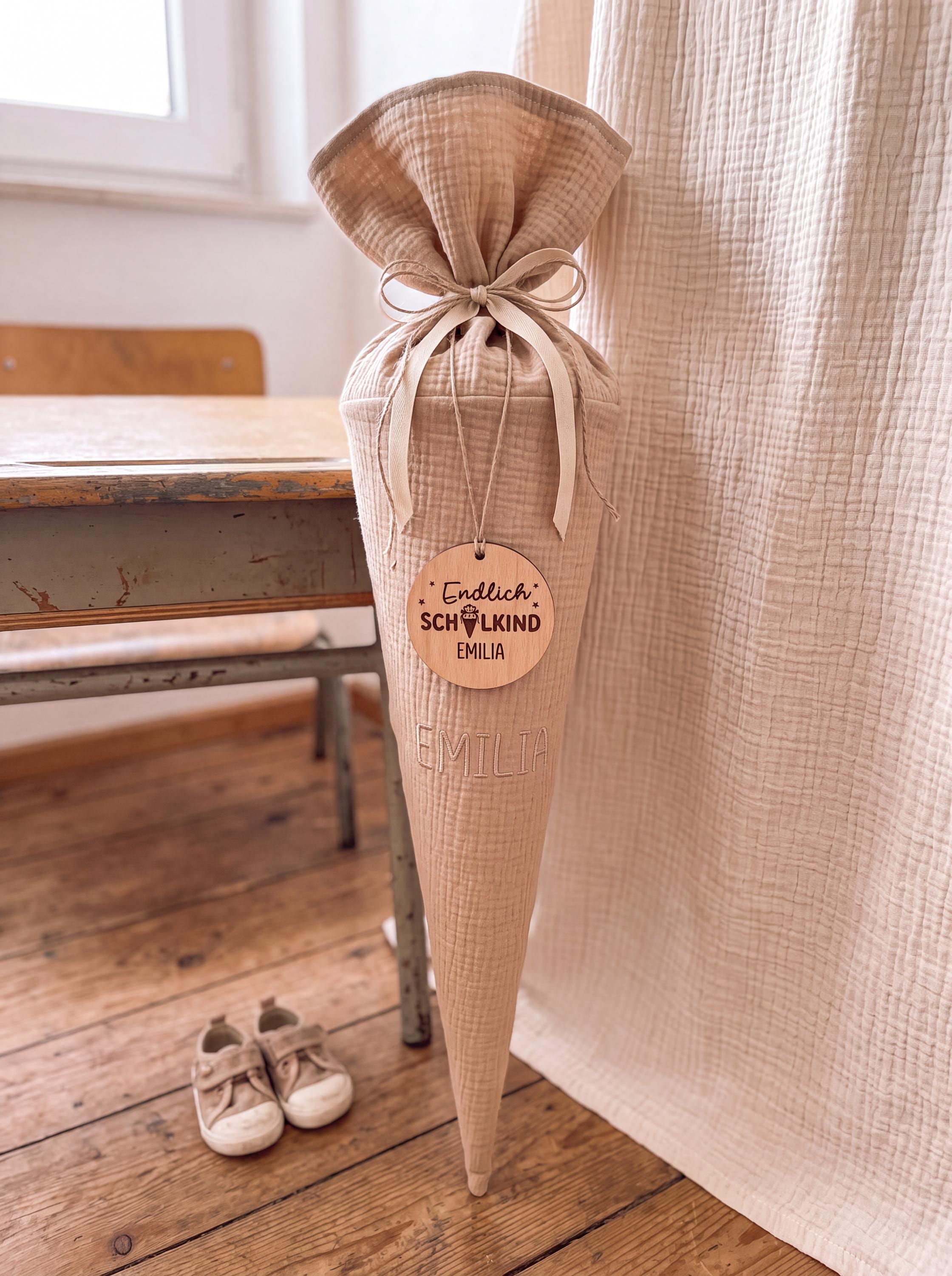 Schultüten Anhänger aus Holz personalisiert – Geschenk zur Einschulung mit Name, Holzanhänger für Schultüte, Schulkind 2026,