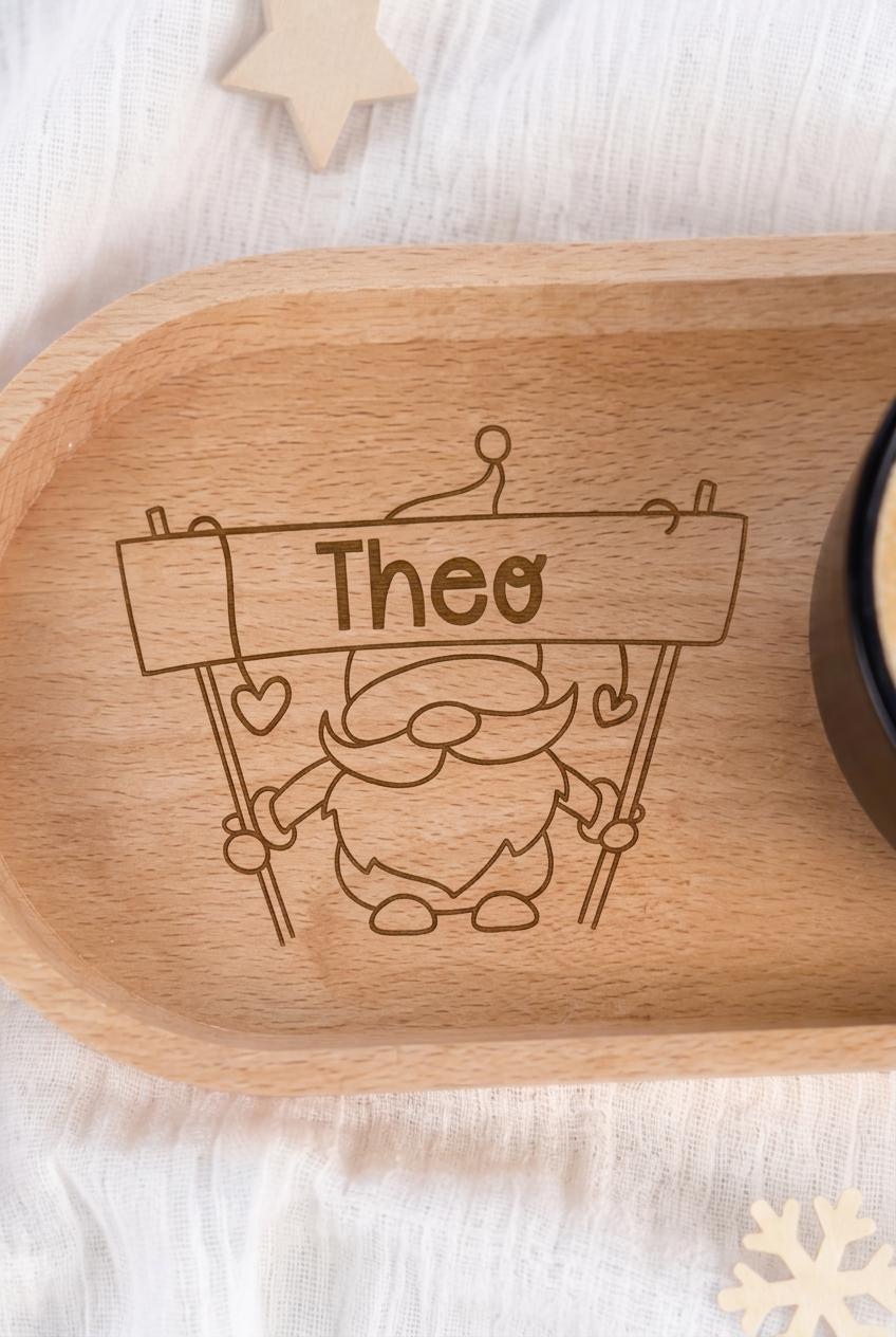 Personalisiertes Weihnachtsgeschenk – Wichtel mit Name – Holztablett mit Gravur – Wichtelgeschenk – Geschenk Mitarbeiter Kollegen