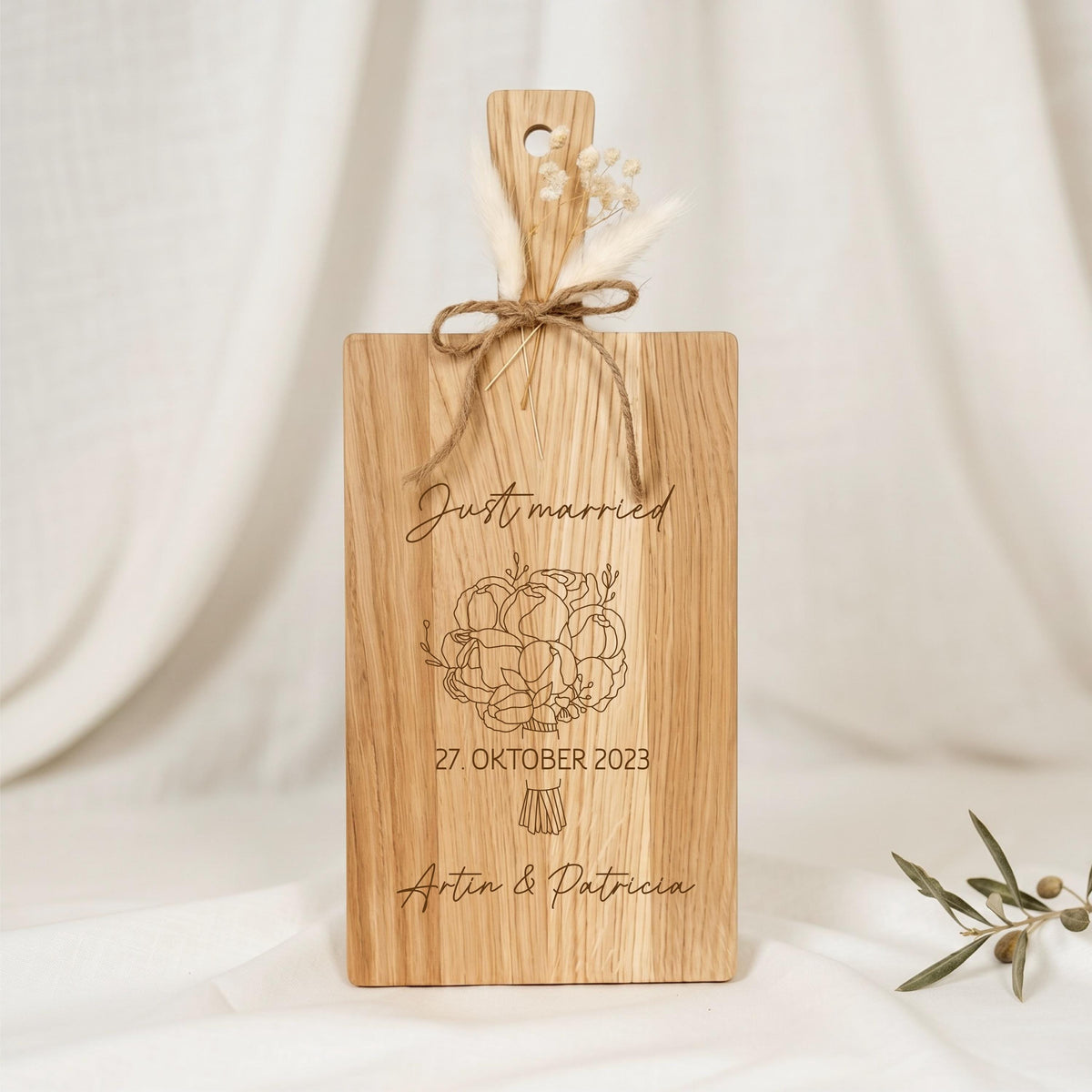 Hochzeitsgeschenk personalisiert • Holzbrett Eiche mit Namen & Datum • Just Married Geschenk Brautpaar • Geschenk zur Hochzeit