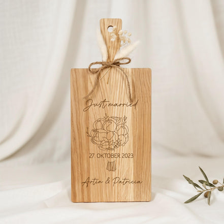 Hochzeitsgeschenk personalisiert • Holzbrett Eiche mit Namen & Datum • Just Married Geschenk Brautpaar • Geschenk zur Hochzeit