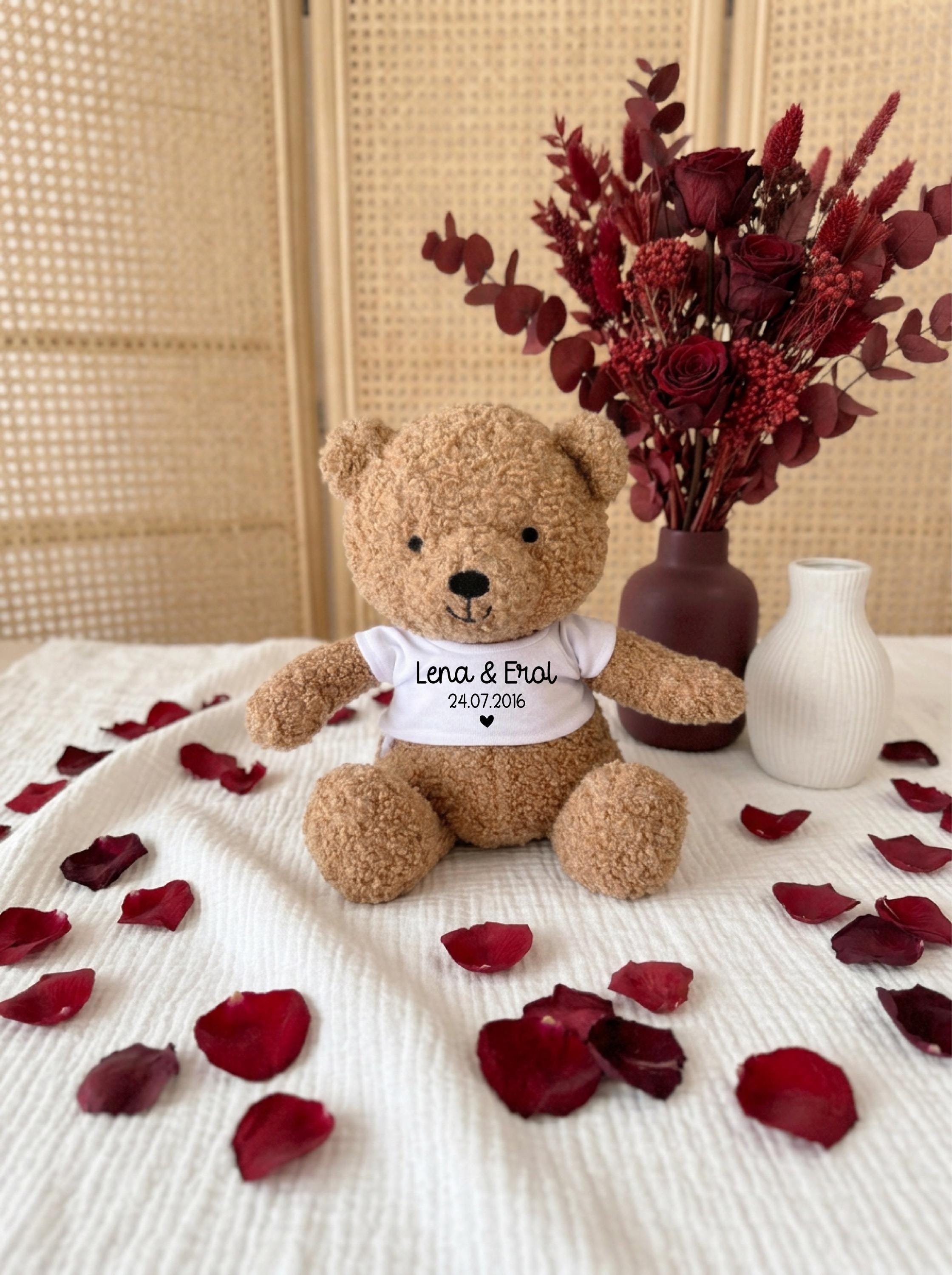 Geschenk Jahrestag personalisiert – Teddybär mit Namen & Datum – Geschenk Hochzeitstag für Paare – Partner Geschenk Liebe, Weihnachten