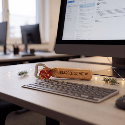 Weihnachtsgeschenk Mitarbeiter – Flaschenöffner Mitarbeiter mit Herz – Teamgeschenk Weihnachten – Geschenk für Kollegen & Team, Mitgebsel
