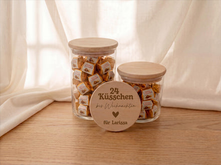 24 Küsschen bis Weihnachten personalisiert | Adventskalender im Glas mit Namen | Weihnachtsgeschenk Mitarbeiter Kollegin | Naschglas
