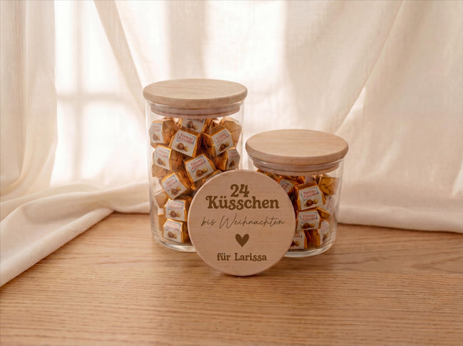 24 Küsschen bis Weihnachten personalisiert | Adventskalender im Glas mit Namen | Weihnachtsgeschenk Mitarbeiter Kollegin | Naschglas