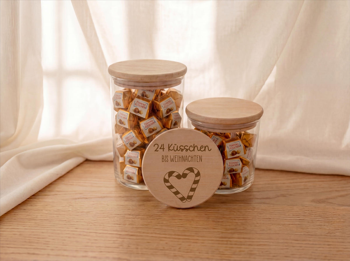 24 Küsschen bis Weihnachten | Adventskalender Alternative | Weihnachtsgeschenk Mitarbeiter Kollegin | Naschglas mit Holzdeckel