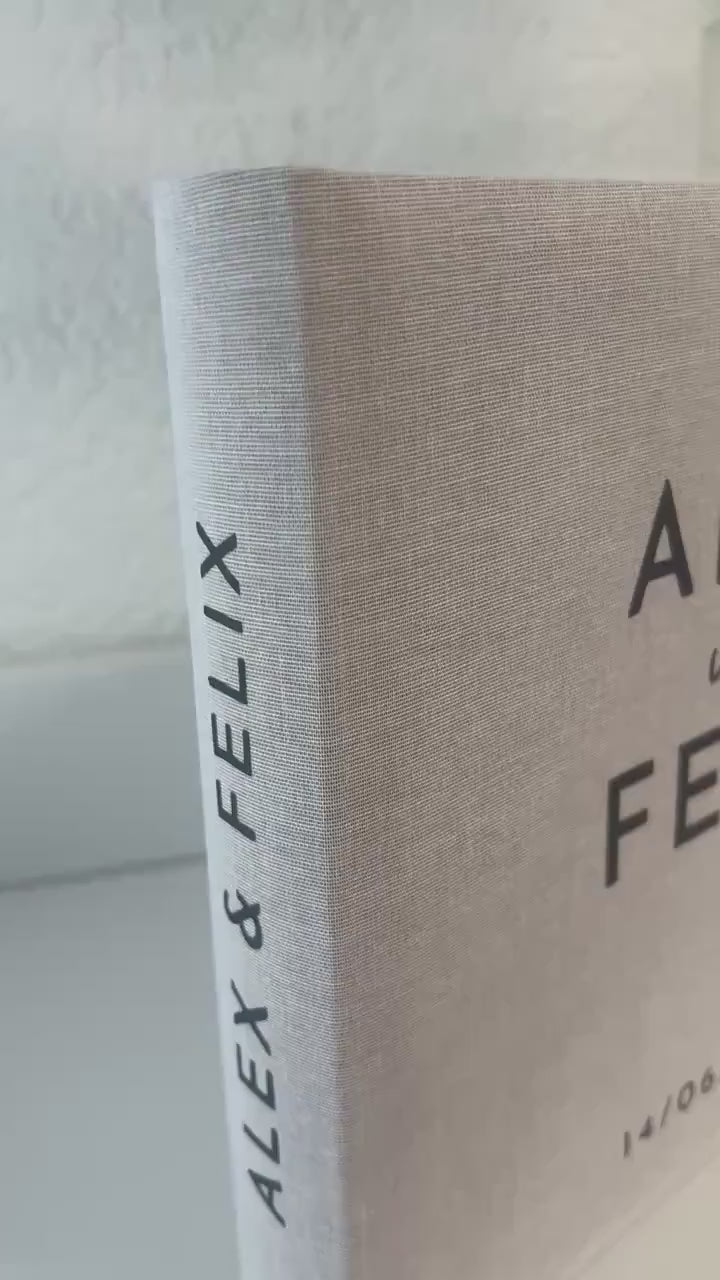 Personalisierbares Leinen-Gästebuch/Fotoalbum 25x25 cm | Beige | Hochzeit, Verlobung, Personalisiert mit Namen & Datum