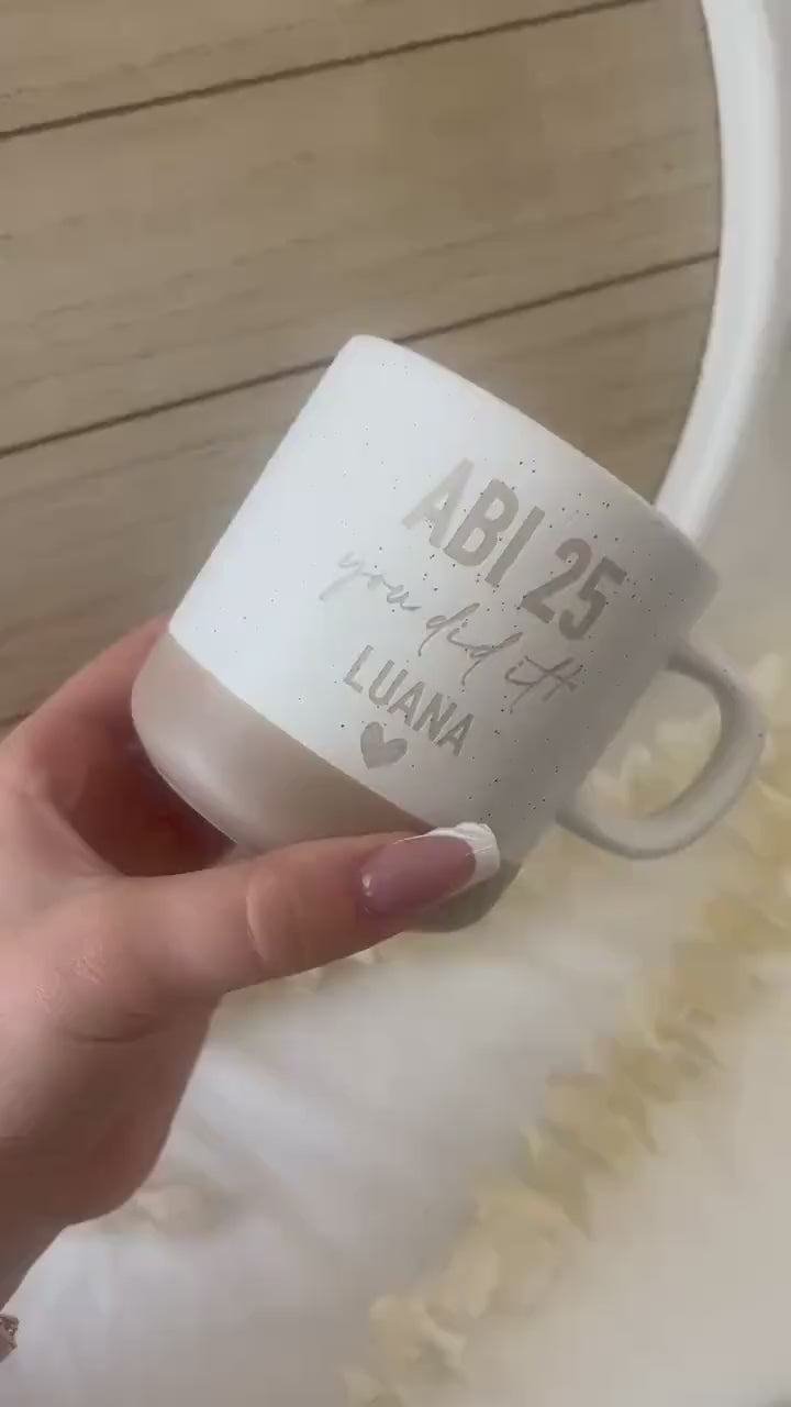 Abi 2025 Tasse – Abschlussgeschenk mit Name – You did it – Geschenk Abitur Schulabschluss – personalisiert graviert – 360 ml – optional Herz
