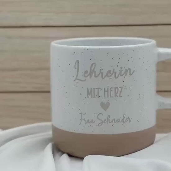 Lehrerin mit Herz Tasse – personalisierte Keramiktasse mit Name – Danke Geschenk Schule Abschied – langlebige Gravur – 360 ml