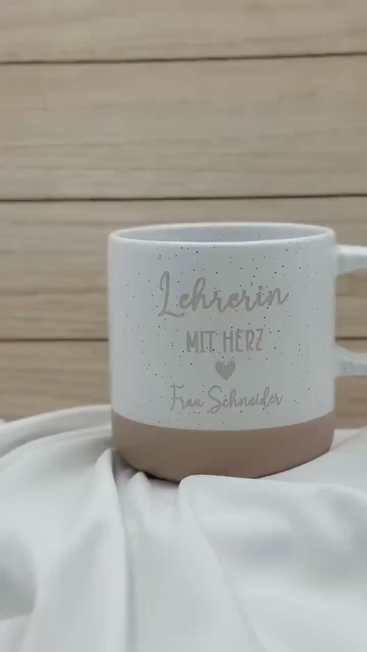 Lehrerin mit Herz Tasse – personalisierte Keramiktasse mit Name – Danke Geschenk Schule Abschied – langlebige Gravur – 360 ml