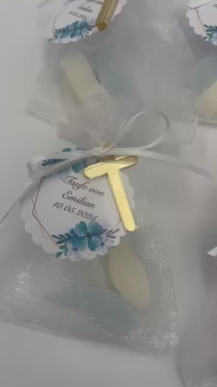 Gastgeschenk zur Taufe personalisiert mit Namen & Datum - Fisch Seife - Personalisiertes Etikett verschiedene Muster - Acryl Kreuz Deko