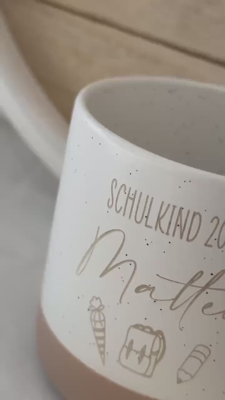 Schulkind 2025 Tasse mit Name – Geschenk Einschulung – Schultüte Schulranzen Stift – personalisierte Keramiktasse