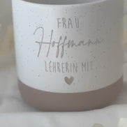 Lehrerin Tasse mit Name & Herz – Geschenk Schulabschluss Dankeschön – Lehrer Tasse personalisiert – graviert, 360 ml, Beste Lehrerin