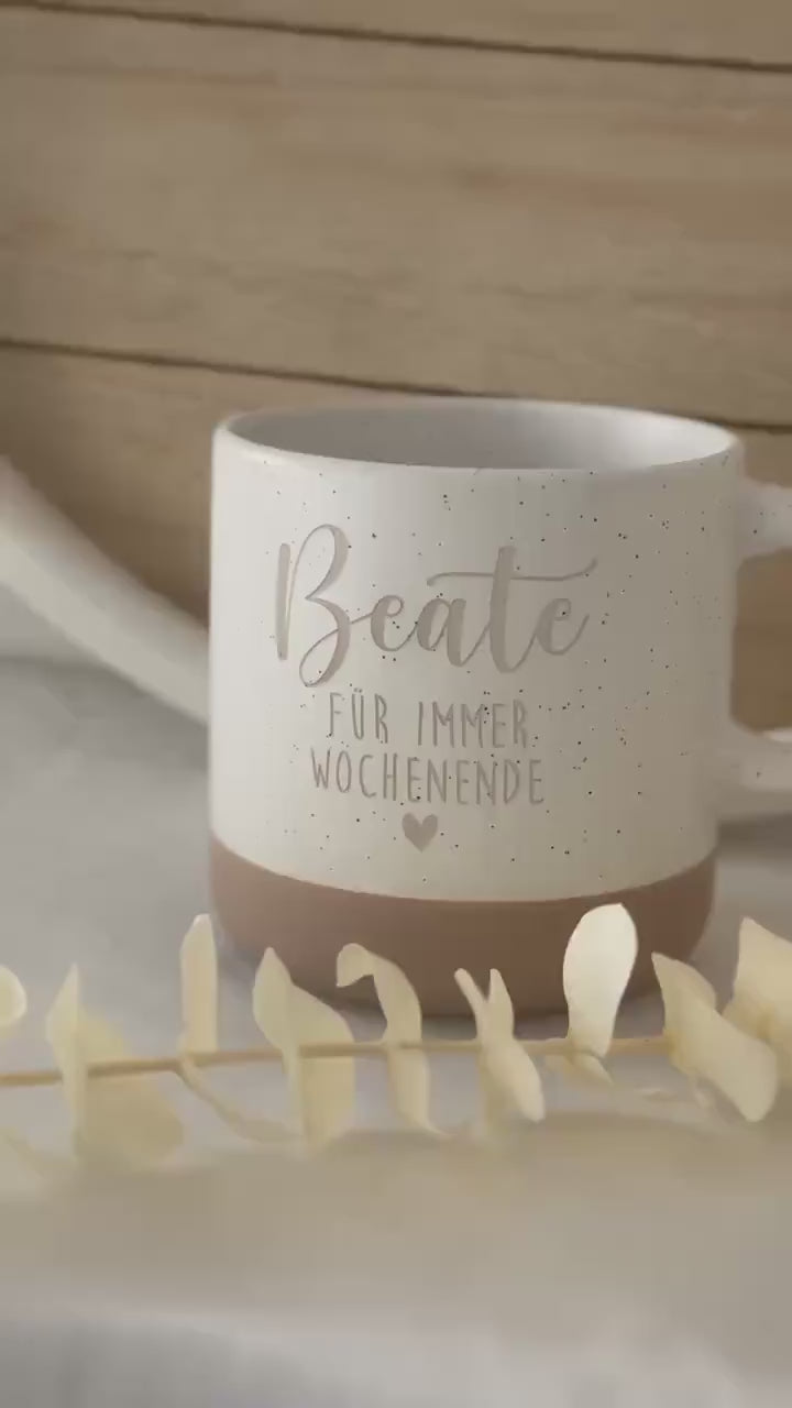 Tasse Ruhestand Rente – Für immer Wochenende – personalisierte Abschiedstasse mit Name & Herz – Geschenk Kollegen Kollegin – Keramik 360 ml