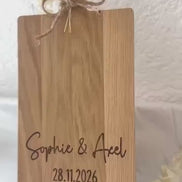 Hochzeitsgeschenk Brett Eiche • Personalisiert mit Namen & Datum • Gravur Brett Brautpaar • Geschenk zur Hochzeit Deko