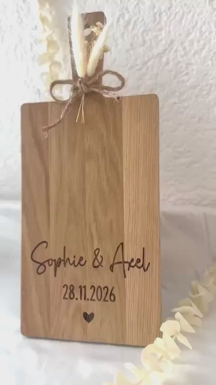 Hochzeitsgeschenk Brett Eiche • Personalisiert mit Namen & Datum • Gravur Brett Brautpaar • Geschenk zur Hochzeit Deko