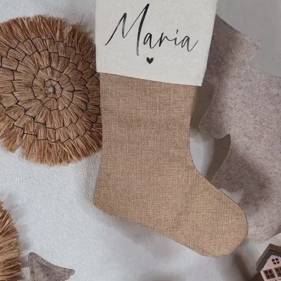 Nikolausstiefel Personalisiert mit Name und Herz - Weihnachtsstiefel - Nikolausstrumpf für Weihnachtsgeschenke Nikolaustag