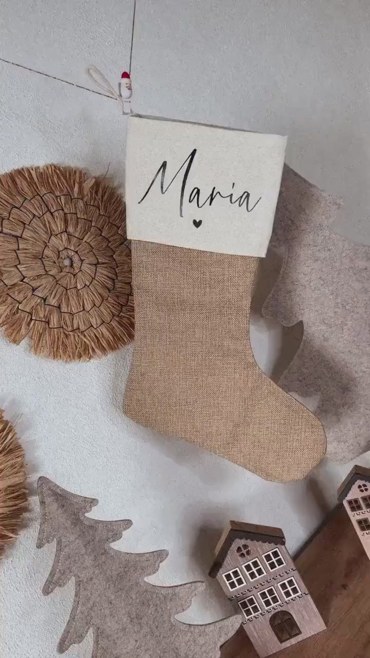 Nikolausstiefel Personalisiert mit Name und Herz - Weihnachtsstiefel - Nikolausstrumpf für Weihnachtsgeschenke Nikolaustag