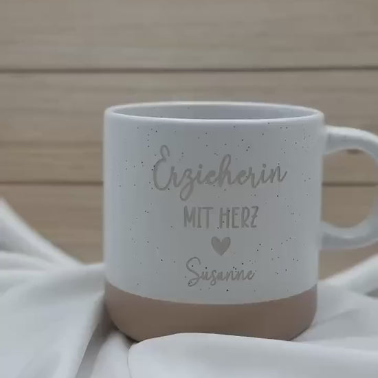 Erzieherin mit Herz Tasse – personalisierte Keramiktasse mit Name – Danke Geschenk Kindergarten Abschied – langlebige Gravur – 360 ml