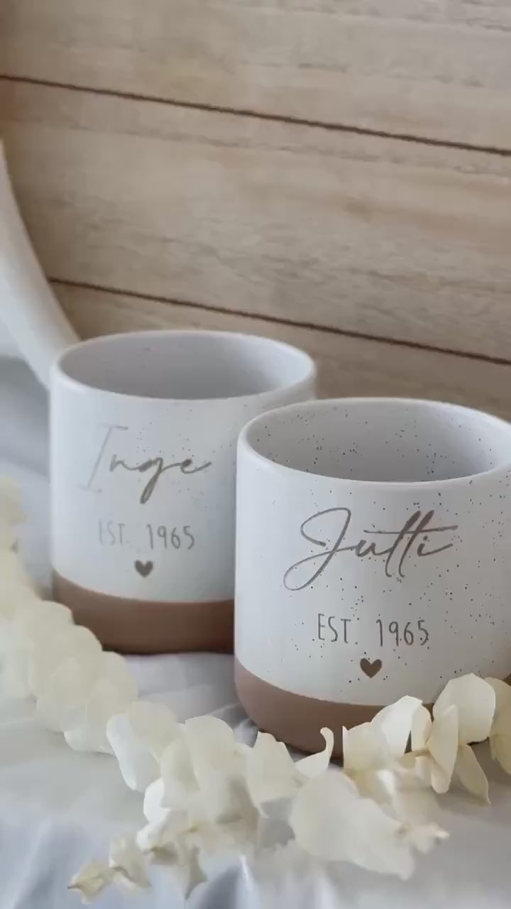 Tasse mit Name & Geburtsjahr – personalisierte Keramiktasse – est. Gravur + Herz – Geschenk Geburtstag Familie Freunde – 360 ml –