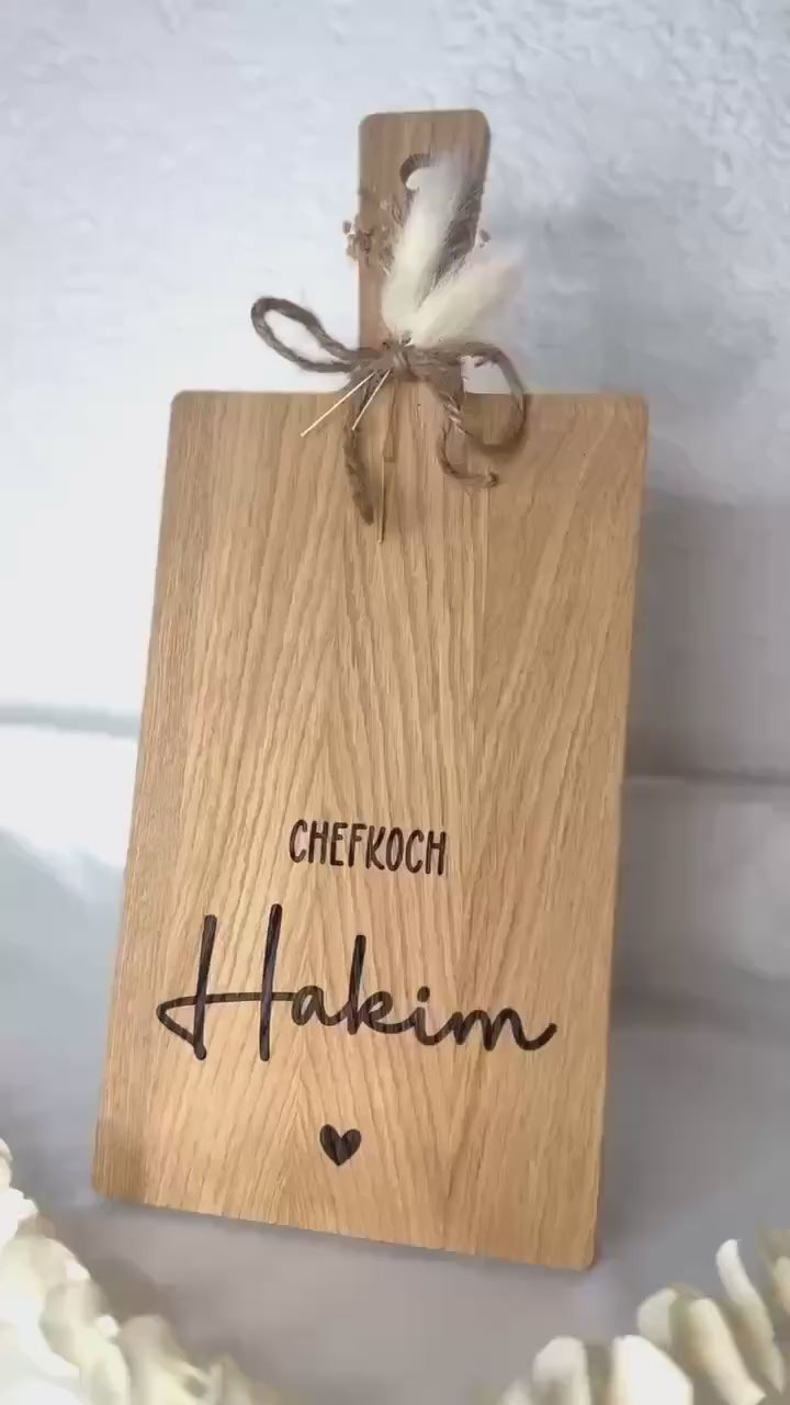 Küchengeschenk Brett Eiche • Chefköchin/Chefkoch Gravur • Personalisiert mit Name • Deko Holzbrett Küche • Geschenk Hobbykoch