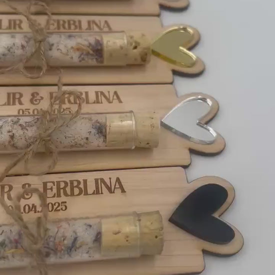 Gastgeschenke Hochzeit personalisiert Blütensalz, hochwertige Gravur & Acrylherz in verschiedenen Farben, Reagenzglas,