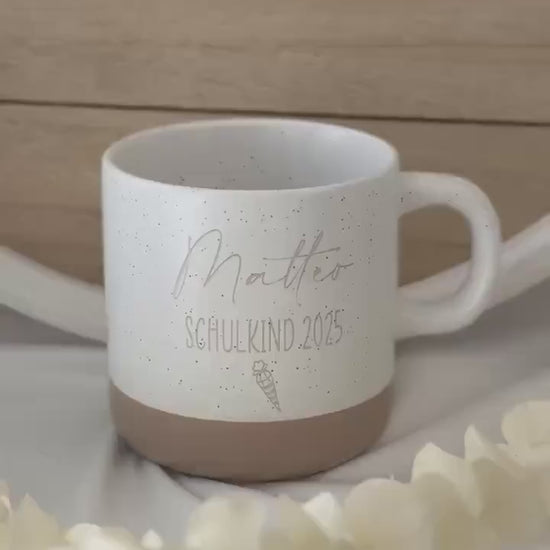 Schulkind 2025 Tasse mit Name – Geschenk Einschulung – filigrane Schultüte – personalisierte Keramiktasse, Schultüte Inhalt