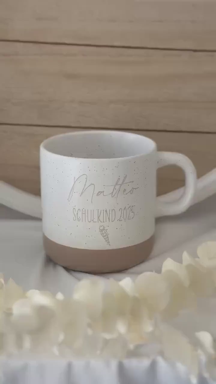 Schulkind 2025 Tasse mit Name – Geschenk Einschulung – filigrane Schultüte – personalisierte Keramiktasse, Schultüte Inhalt