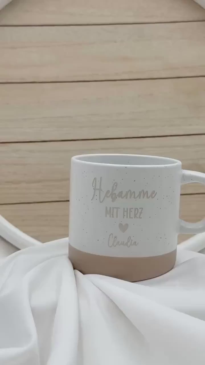 Hebamme mit Herz Tasse – personalisierte Keramiktasse mit Name – Danke Geschenk Geburt – langlebige Gravur – 360 ml
