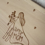 Muttertagsgeschenk Holz – Super Mom Brettchen – Geschenk Mama personalisiert – Holzbrett mit Gravur – Muttertag Geschenkidee