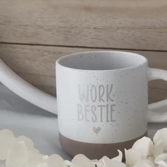 Work Bestie Tasse – Geschenk Kollegin Kollege – Abschiedsgeschenk Arbeit – Herz Gravur – personalisierte Keramiktasse 360 ml