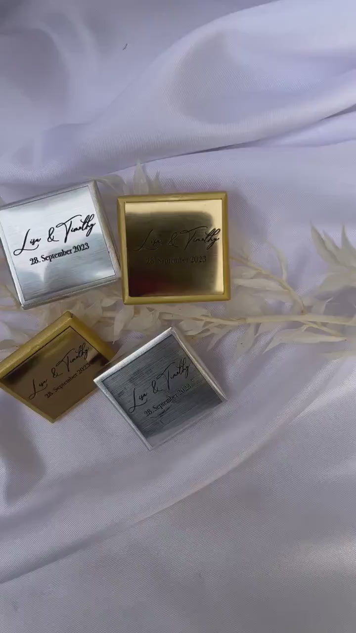 Gastgeschenk personalisierte Schokolade - mit gravierter Platte in gold oder silber - Hochzeit Taufe Verlobung Geburtstag