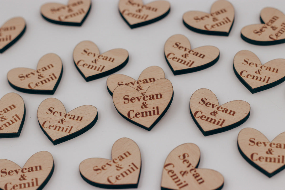 Tischkonfetti aus Holz (20 Stk) mit Namen