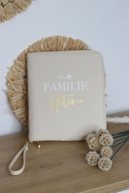 Personalisierter Travel Organizer für die Reise - Beige, Schwarz oder Grau - Passhülle - Weihnachten - Geschenk - Flitterwochen
