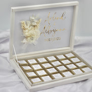 Gastgeschenk Hochzeit Verlobung Schokobox mit Trockenblumen Weiß Gold Geburtstag personalisiert mit Namen