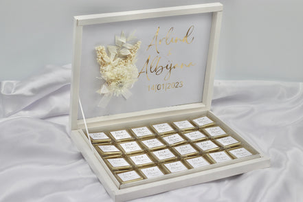 Gastgeschenk Hochzeit Verlobung Schokobox mit Trockenblumen Weiß Gold Geburtstag personalisiert mit Namen
