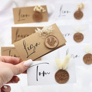 Platzkarte Namensschild Hochzeit Taufe Geburtstag mit Trockenblumen und Wachssiegel
