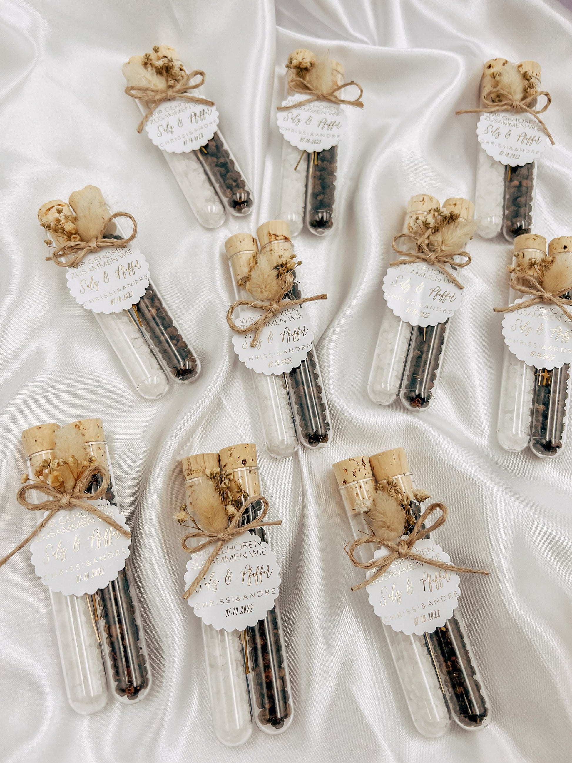 Gastgeschenk Reagenzglas „wir gehören zusammen wie Salz & Pfeffer“ personalisiert - Wedding favor