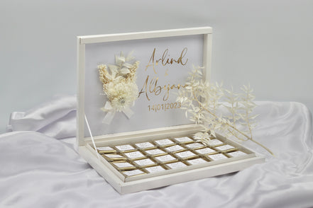 Gastgeschenk Hochzeit Verlobung Schokobox mit Trockenblumen Weiß Gold Geburtstag personalisiert mit Namen