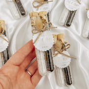 Gastgeschenk Reagenzglas „wir gehören zusammen wie Salz & Pfeffer“ personalisiert - Wedding favor