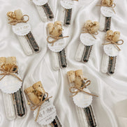 Gastgeschenk Reagenzglas „wir gehören zusammen wie Salz & Pfeffer“ personalisiert - Wedding favor