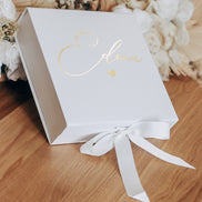 Geschenkbox personalisiert mit Namen zum selberfüllen inklusive Holzwolle - Magnetverschluss mit Seidenband -