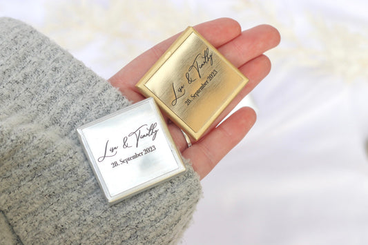 Gastgeschenk personalisierte Schokolade - mit gravierter Platte in gold oder silber - Hochzeit Taufe Verlobung Geburtstag