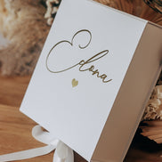 Geschenkbox personalisiert mit Namen zum selberfüllen inklusive Holzwolle - Magnetverschluss mit Seidenband -