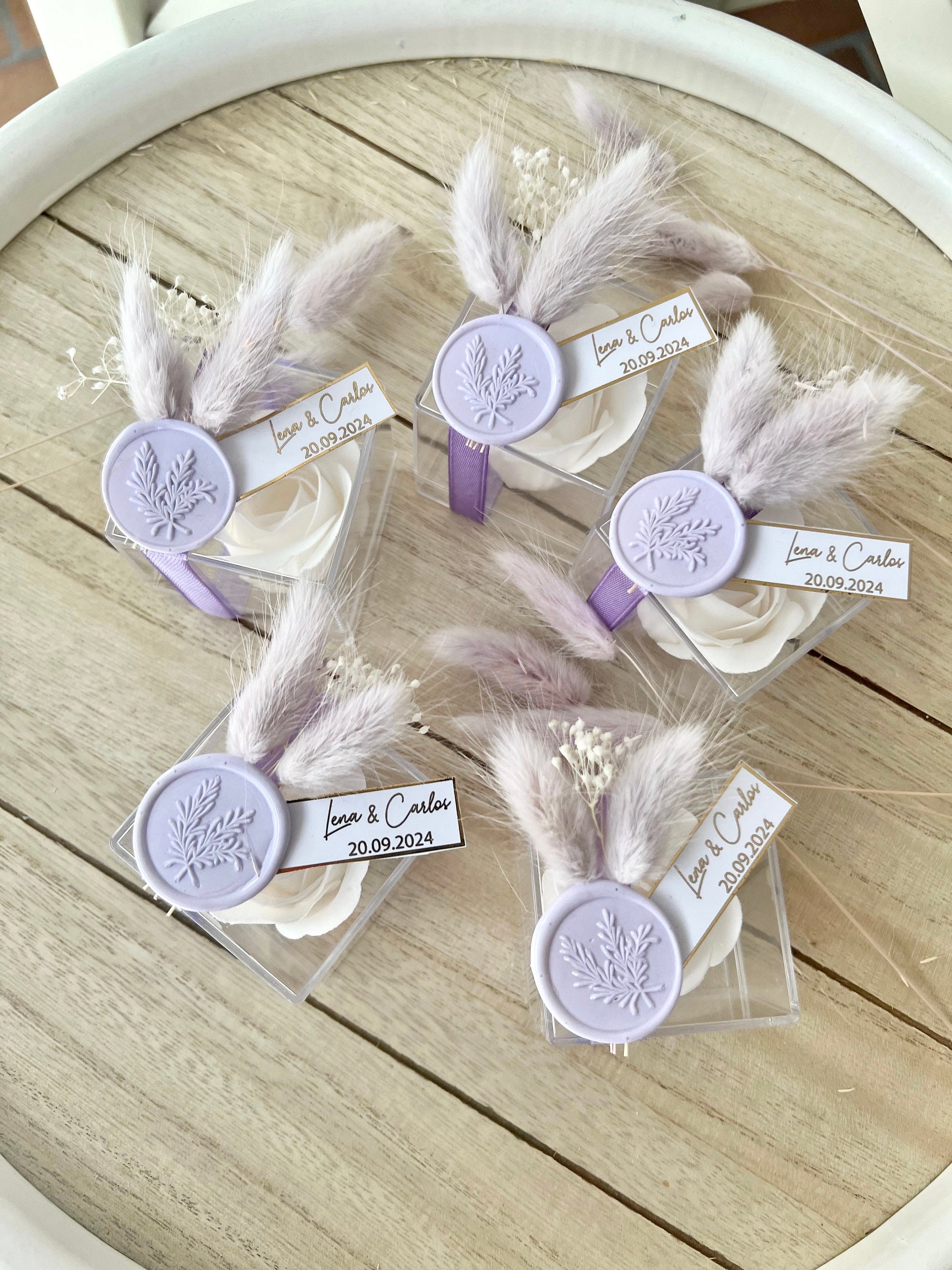 Gastgeschenk Rosenbox Rosenseife personalisiert - Hochzeit Verlobung Taufe - Flieder Violett